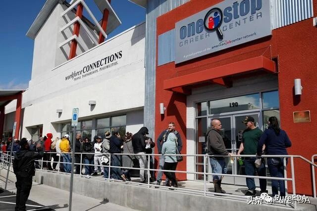 文章配图：又双叒叕发钱？众议院通过3万亿美元援助计划提案