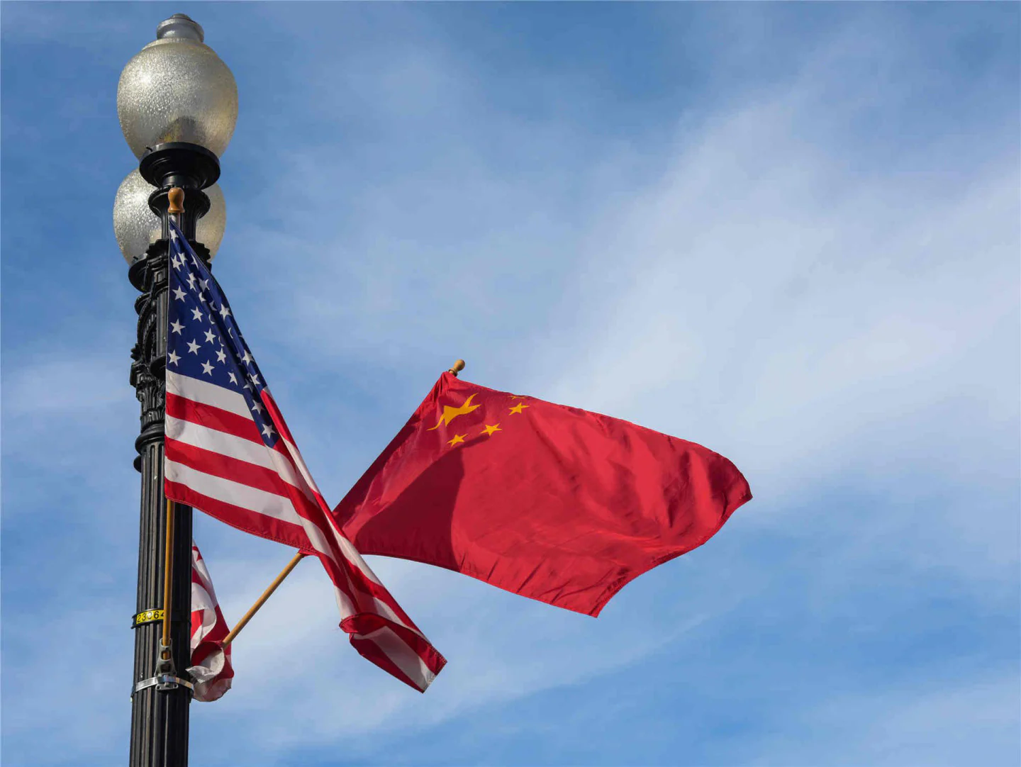 文章配图：突发！美方勒令关闭驻休斯敦总领馆，大国博弈正在进行