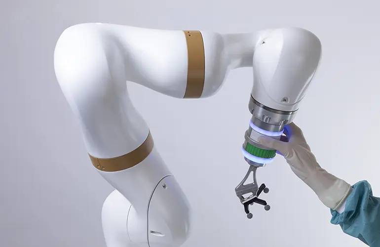 FDA批准eCential Robotics脊柱手术机器人