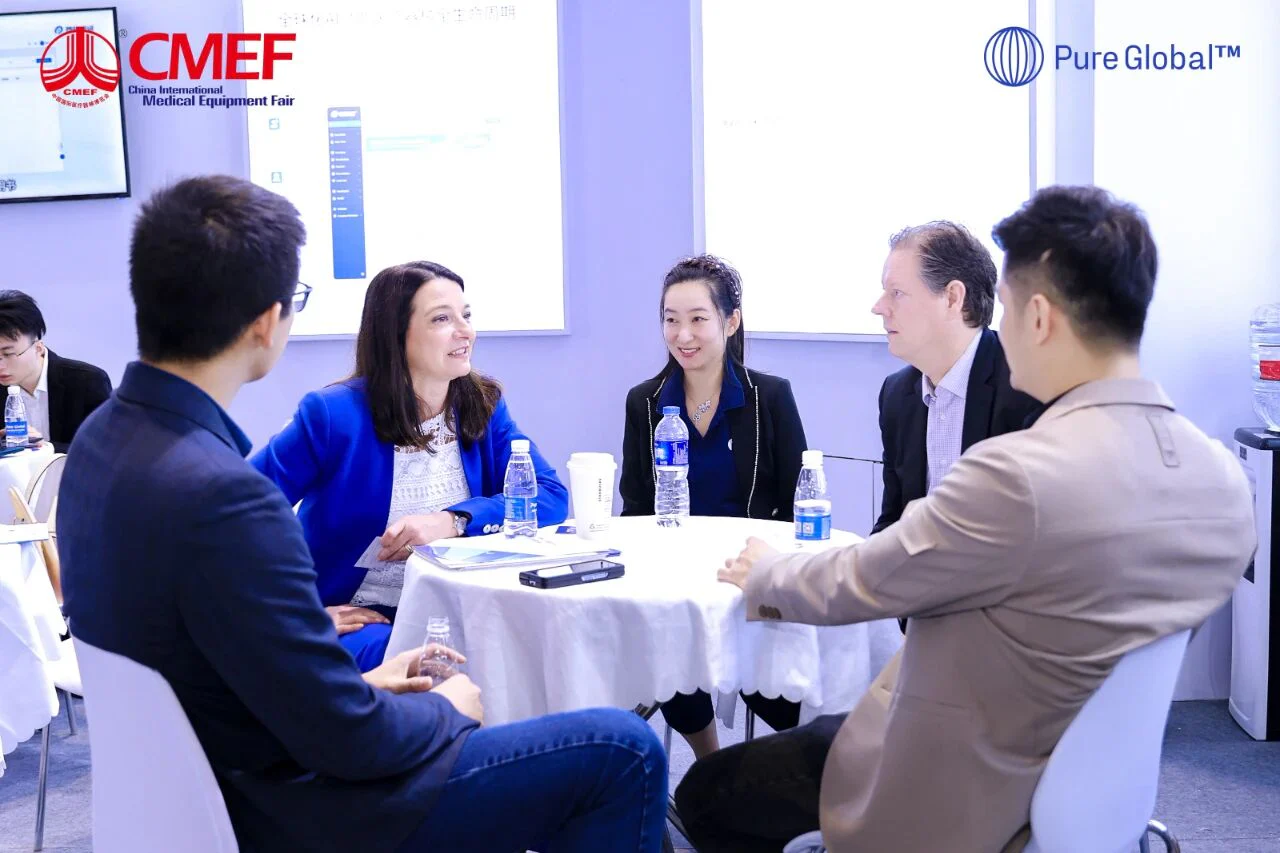 文章配图:CMEF Day 1丨医疗盛会开幕,Pure Global 喜迎四方宾客,展台内外胜友如云