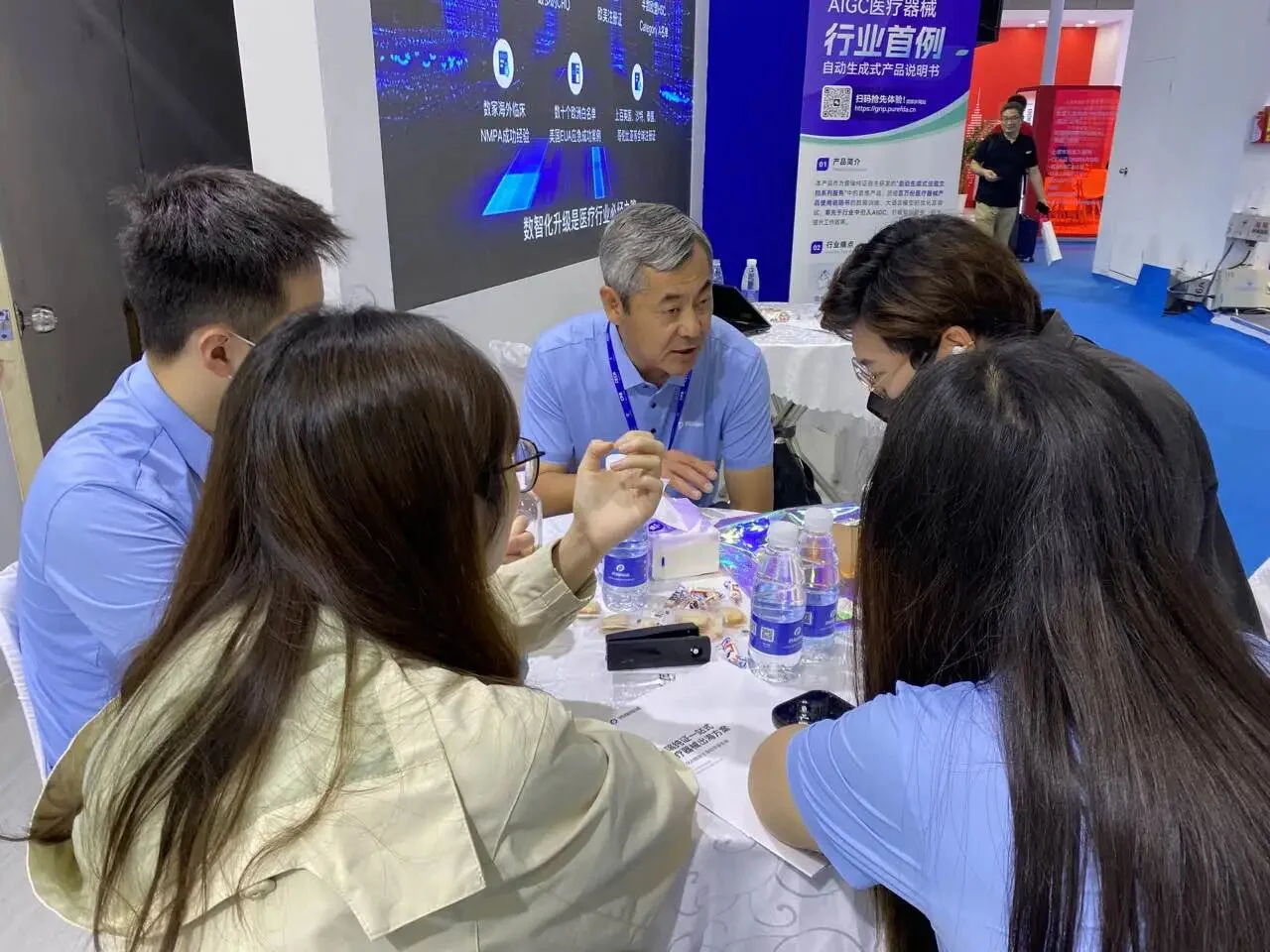 文章配图：首日即爆满，普瑞纯证成功亮相CMEF首日展会！明日1号馆M102出海研究大会与您不见不散！