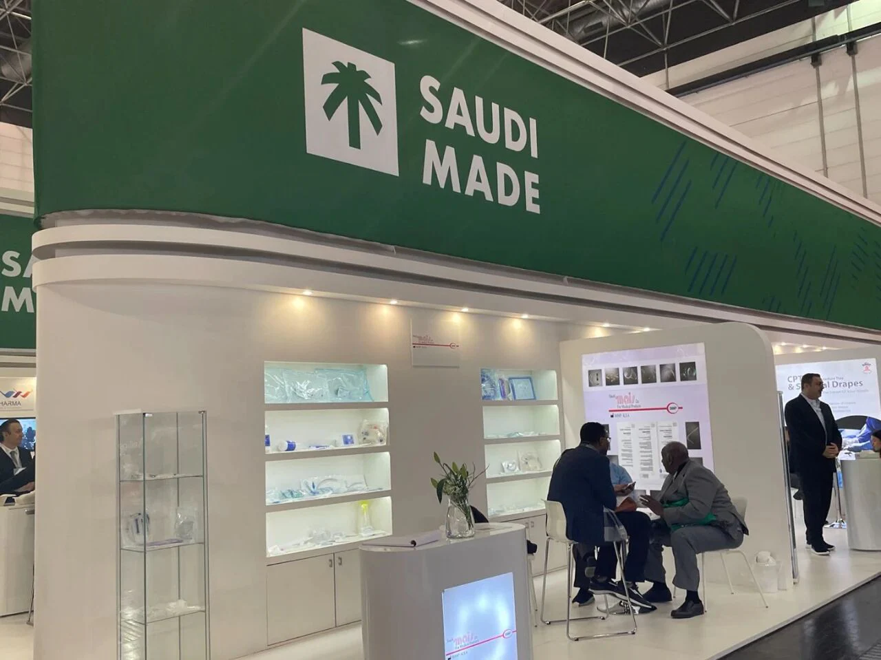文章配图：2022·MEDICA进行时，揭开多国展区神秘面纱！